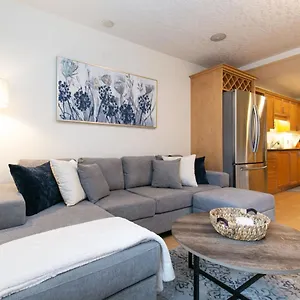 Holiday home The Royal Bay Getaway